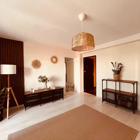 Apartment Agatha's Retreat In The Heart Of Bucharest