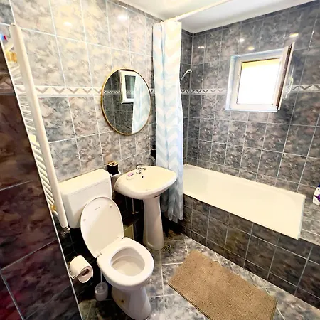 Agatha's Retreat In The Heart Of Apartment Bucharest